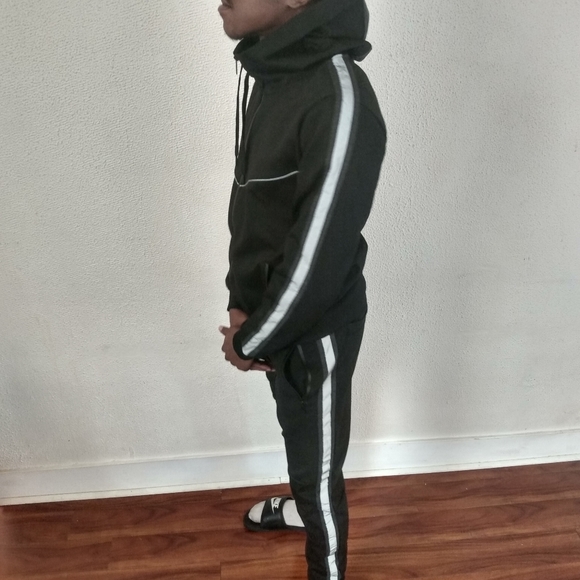 Tracksuit - Picture 8 of 8